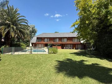 Casa en venta, lote al golf-Country El Ombú Ezeiza