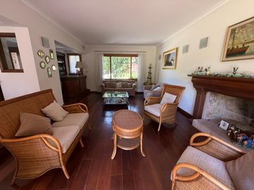 Casa en venta, lote al golf-Country El Ombú Ezeiza