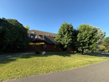 Casa en venta, lote al golf-Country El Ombú Ezeiza