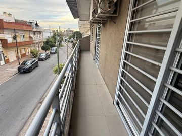 Deposito + Casa 3 ambientes con QUINCHO Y TERRAZA
