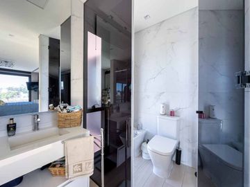 CASA 5 AMBIENTES EN VENTA EN LAGOS DE CANNING