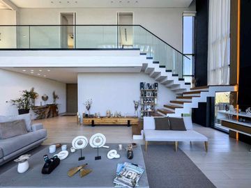 CASA 5 AMBIENTES EN VENTA EN LAGOS DE CANNING