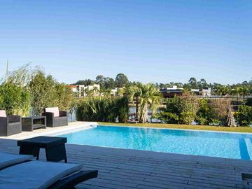 CASA 5 AMBIENTES EN VENTA EN LAGOS DE CANNING