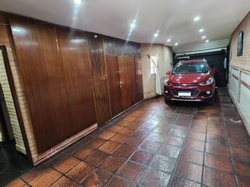 CASA 5 AMBIENTES EN VENTA HAEDO MORON CHALET