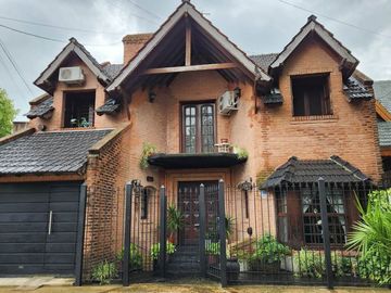 CASA 5 AMBIENTES EN VENTA HAEDO MORON CHALET