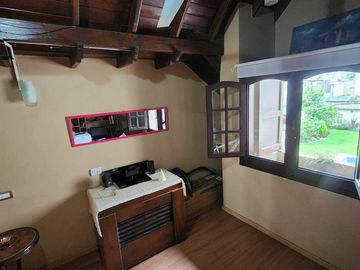 CASA 5 AMBIENTES EN VENTA HAEDO MORON CHALET