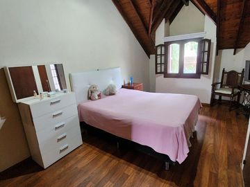 CASA 5 AMBIENTES EN VENTA HAEDO MORON CHALET
