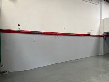 VENTA DE DEPOSITO O TALLER MECANICO EN POMPEYA