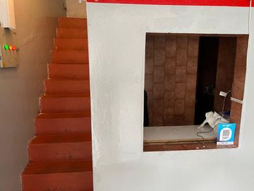VENTA DE DEPOSITO O TALLER MECANICO EN POMPEYA