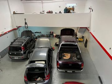 VENTA DE DEPOSITO O TALLER MECANICO EN POMPEYA