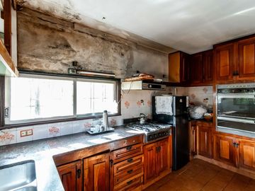 VENTA CASA 7 AMB CON JARDIN TERRAZA Y COCHERA