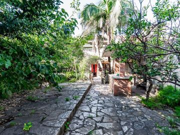 VENTA CASA 7 AMB CON JARDIN TERRAZA Y COCHERA