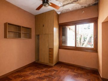 VENTA CASA 7 AMB CON JARDIN TERRAZA Y COCHERA