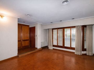 VENTA CASA 7 AMB CON JARDIN TERRAZA Y COCHERA