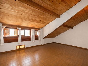 VENTA CASA 7 AMB CON JARDIN TERRAZA Y COCHERA