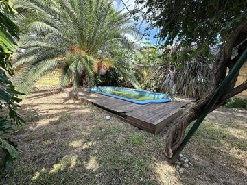 CASA DE 4 AMBIENTES EN VENTA CASEROS CON PISCINA