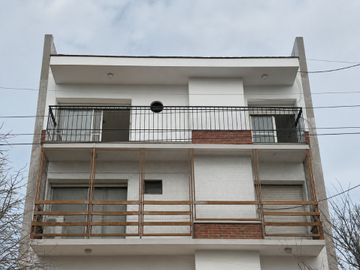 Venta Depto 2 Amb Amplio Con Balcón - Sin Expensas