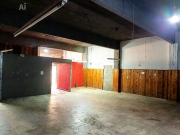 Venta galpon  mas casa 3 amb en Lomas de Mirador