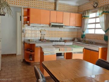 CASA VENTA 5 AMB CASTELAR APTA CREDITO LOTE 643 MT