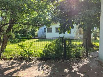 CASA VENTA 5 AMB CASTELAR APTA CREDITO LOTE 643 MT