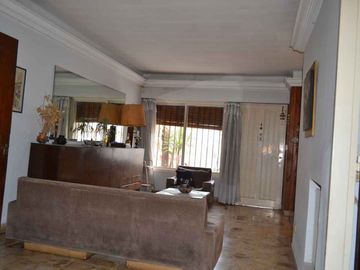 CASA VENTA 5 AMB CASTELAR APTA CREDITO LOTE 643 MT