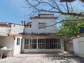 VENTA CASA EN PADUA S/AV. RIVADAVIA - FINANCIA
