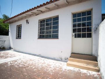 VENTA CASA EN PADUA S/AV. RIVADAVIA - FINANCIA