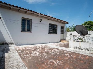 VENTA CASA EN PADUA S/AV. RIVADAVIA - FINANCIA