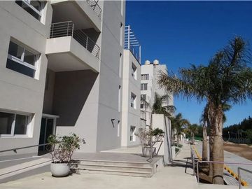 Venta cochera desc en complejo Vila Vela Tigre