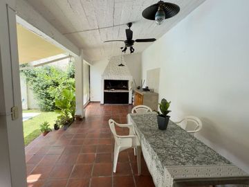VENTA CASA 6 AMB DON TORCUATO JARDIN Y PILETA