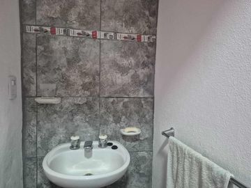 REMAX VENDE CASA 4 DORM. Bº MATIENZO GRAN PATIO