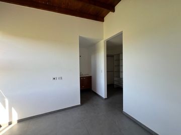 CASA EN VENTA LOBOS 3 DORMITORIOS LA FEDERALA