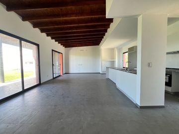 CASA EN VENTA LOBOS 3 DORMITORIOS LA FEDERALA