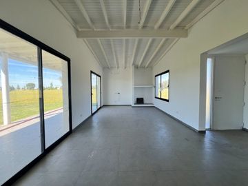 CASA EN VENTA LOBOS 3 DORMITORIOS LA FEDERALA