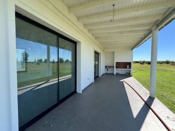 CASA EN VENTA LOBOS 2 DORMITORIOS LA FEDERALA