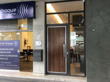 OFICINA MONOAMBIENTE EN VENTA LA PLATA CON PRIVADO