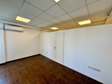OFICINA MONOAMBIENTE EN VENTA LA PLATA CON PRIVADO