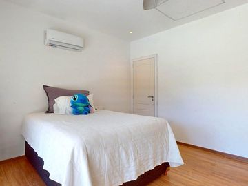 CASA EN VENTA CAMPO DE ROCA 1 CON 5 DORMITORIOS