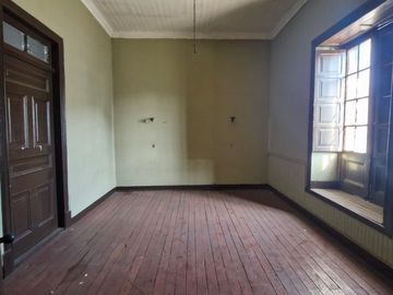 CASA EN VENTA TU PRÓXIMA OFICINA, CLÍNICA O CAFÉ ESTÁ AQUÍ