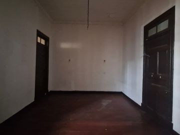 CASA EN VENTA TU PRÓXIMA OFICINA, CLÍNICA O CAFÉ ESTÁ AQUÍ