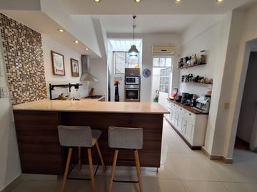 HERMOSO PH EN PB 4 AMB RECICLADO CON TERRAZA