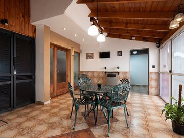 CASA VENTA QUILMES 5 AMBIENTES JARDIN APTA CREDITO