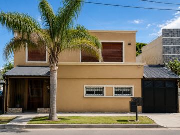 CASA VENTA QUILMES 5 AMBIENTES JARDIN APTA CREDITO