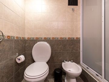 CASA VENTA QUILMES 5 AMBIENTES JARDIN APTA CREDITO