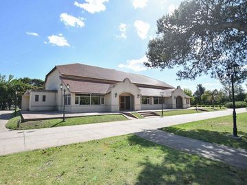 CASA EN VENTA LOBOS 3 DORMITORIOS LA FEDERALA