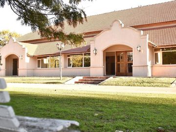 CASA EN VENTA LOBOS 3 DORMITORIOS LA FEDERALA