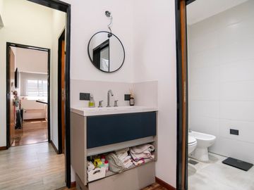 CASA EN VENTA CITY BELL 3 DORMITORIO PARQUE PILETA