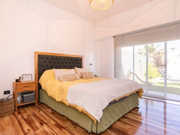 CASA EN VENTA CITY BELL 3 DORMITORIO PARQUE PILETA