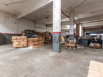 Venta Galpón + PH + Local  en Villa Soldati