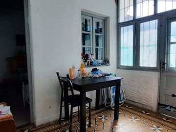 OPORT: CASA DE 315 M2 A RECICLAR 100%